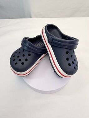 CROCS Kids Unisex 4C Navy Clogs with Red & White Trim VGUC